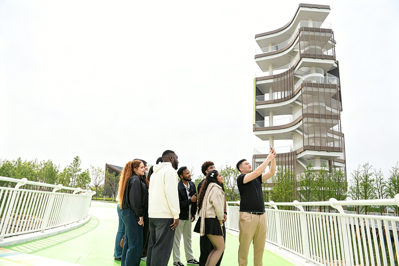 ��ӡ�������ۣ����ġ���֮�ǣ�������˵��޸ĸ����ǵġ��¡��롰�ˡ�